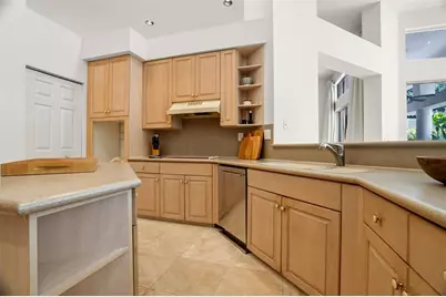 1012 SW 156th Ave, Pembroke Pines, FL 33027 - Photo 23