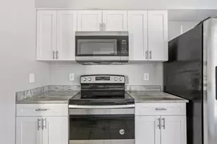 7402 E Banks Dr Unit, Tampa, FL 33617 - Photo 17