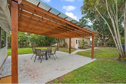 2530  McKinley St, Hollywood, FL 33020 - Photo 11