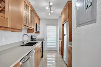 710 N Ocean Bl, Unit #910, Pompano Beach, FL 33062 - Photo 9