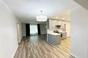 9602 NW 72nd St, Tamarac, FL 33321 - Photo 5