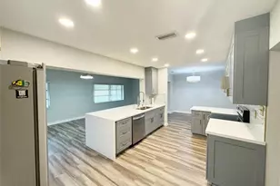 9602 NW 72nd St, Tamarac, FL 33321 - Photo 3