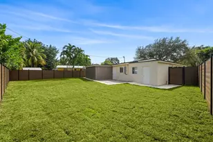 823 SW 27th St, Fort Lauderdale, FL 33315 - Photo 3