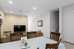 6989 Pines Cir, Coconut Creek, FL 33073 - Photo 7