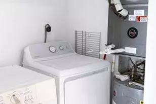 2077 E Bond Dr, West Palm Beach, FL 33415 - Photo 9