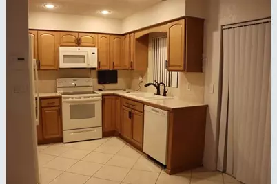 7774  Orleans St, Miramar, FL 33023 - Photo 15