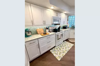 11605  Winchester Dr, Unit #D, Palm Beach Gardens, FL 33410 - Photo 9