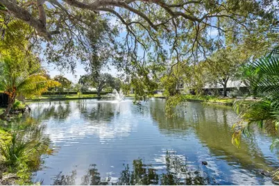 9838  Fairway Cove Ln, Plantation, FL 33324 - Photo 5