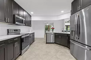 9838 Fairway Cove Ln, Plantation, FL 33324 - Photo 9