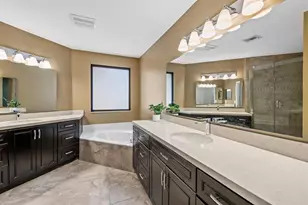 9838 Fairway Cove Ln, Plantation, FL 33324 - Photo 25