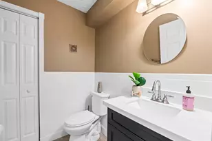 9838 Fairway Cove Ln, Plantation, FL 33324 - Photo 11