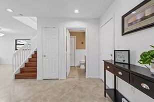 9838 Fairway Cove Ln, Plantation, FL 33324 - Photo 7