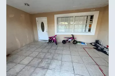 8900 NW 26th Pl, Sunrise, FL 33322 - Photo 5