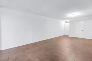 210 Lake Pointe Dr, Oakland Park, FL 33309 - Photo 7