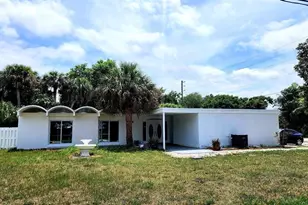 1715 York Ct, Fort Pierce, FL 34982 - Photo 3