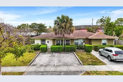 330 SW Avondale Drive, Pompano Beach, FL 33060 - Photo 1