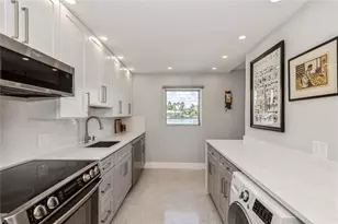 561 Bayshore Dr, Fort Lauderdale, FL 33304 - Photo 11