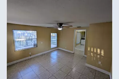 664 W Melrose Cir, Fort Lauderdale, FL 33312 - Photo 5