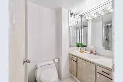 18031 Biscayne Boulevard #1104, Aventura, FL 33160 - Photo 17