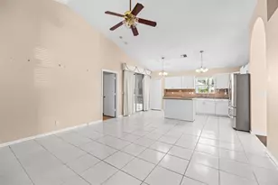 2010 Normandy Cir, West Palm Beach, FL 33409 - Photo 7