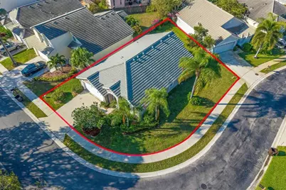 2010  Normandy Cir, West Palm Beach, FL 33409 - Photo 3