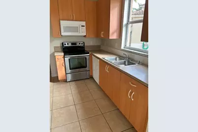 1008 NE 39th Ave, Homestead, FL 33033 - Photo 3