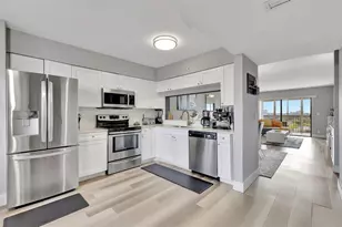 2200 S Cypress Bend Dr, Pompano Beach, FL 33069 - Photo 5