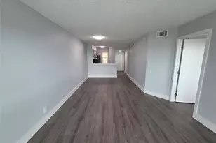 2108 S Cypress Bend Dr, Pompano Beach, FL 33069 - Photo 3