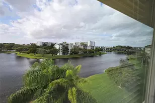 2108 S Cypress Bend Dr, Pompano Beach, FL 33069 - Photo 7