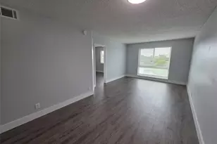 2108 S Cypress Bend Dr, Pompano Beach, FL 33069 - Photo 5