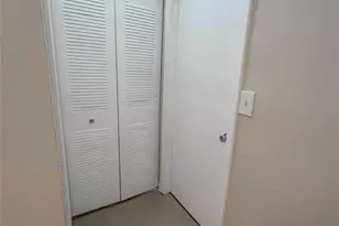 1881 NW 96th Terrace, Pembroke Pines, FL 33024 - Photo 11