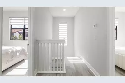20927 NW 1st Ct, Pembroke Pines, FL 33029 - Photo 21