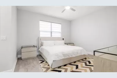 20927 NW 1st Ct, Pembroke Pines, FL 33029 - Photo 13