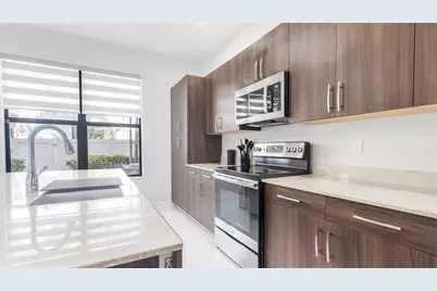 20927 NW 1st Ct, Pembroke Pines, FL 33029 - Photo 27