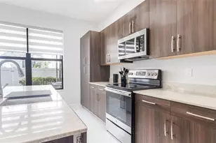 20927 NW 1st Ct, Pembroke Pines, FL 33029 - Photo 27