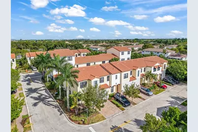 20927 NW 1st Ct, Pembroke Pines, FL 33029 - Photo 3