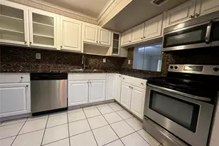 6630 Racquet Club Dr, Fort Lauderdale, FL 33319 - Photo 9