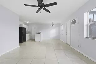 533 NW 15th Way, Fort Lauderdale, FL 33311 - Photo 3