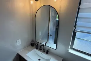 608 NE 29th Dr, Wilton Manors, FL 33334 - Photo 17