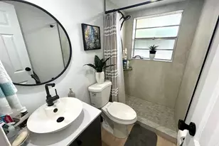 1050 Country Club Dr, Margate, FL 33063 - Photo 21