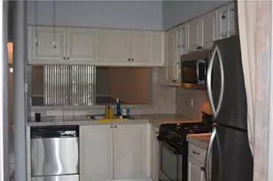 7890 Dixie Beach Cir, Tamarac, FL 33321 - Photo 7