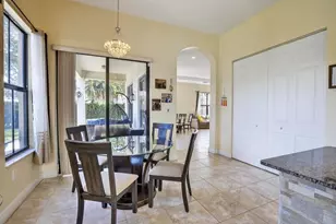 8541 NW 38th St, Cooper City, FL 33024 - Photo 15