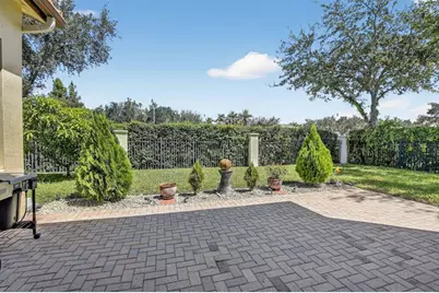 8541 NW 38th St, Cooper City, FL 33024 - Photo 47