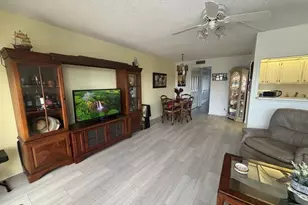 4106 Cambridge E, Deerfield Beach, FL 33442 - Photo 5