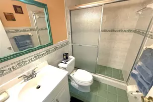 810 N Golf Dr, Hollywood, FL 33021 - Photo 9