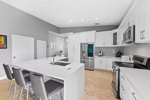 717 NE 22nd Dr, Wilton Manors, FL 33305 - Photo 9