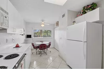 4735  Lucerne Lakes Blvd, Unit #306, Lake Worth, FL 33467 - Photo 9