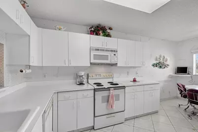 4735  Lucerne Lakes Blvd, Unit #306, Lake Worth, FL 33467 - Photo 7