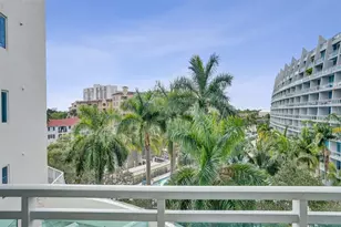 3000 NE 188th St, Miami, FL 33180 - Photo 23