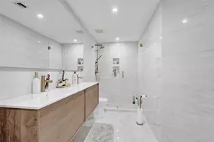 3000 NE 188th St, Miami, FL 33180 - Photo 19